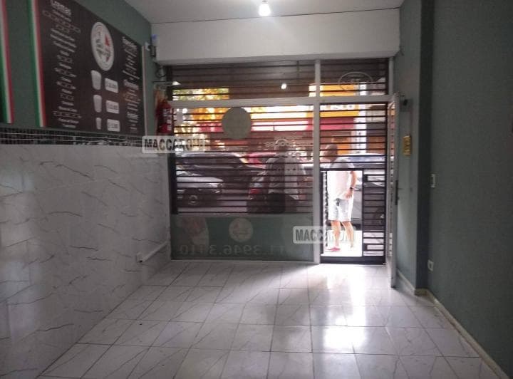 Local. | Av Lisandro de La Torre Al 100 - 4