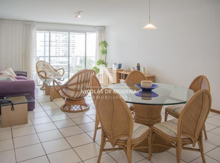 Apartamento de 3 Dorm. a La Venta en Playa Mansa Punta del Este - 2