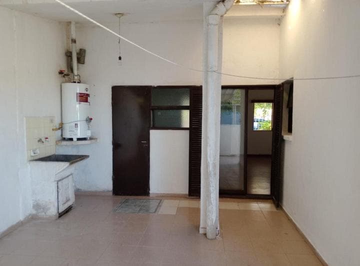 ¡Oportunidad Única! Casa C/local en Los Robles, Córdoba - 4