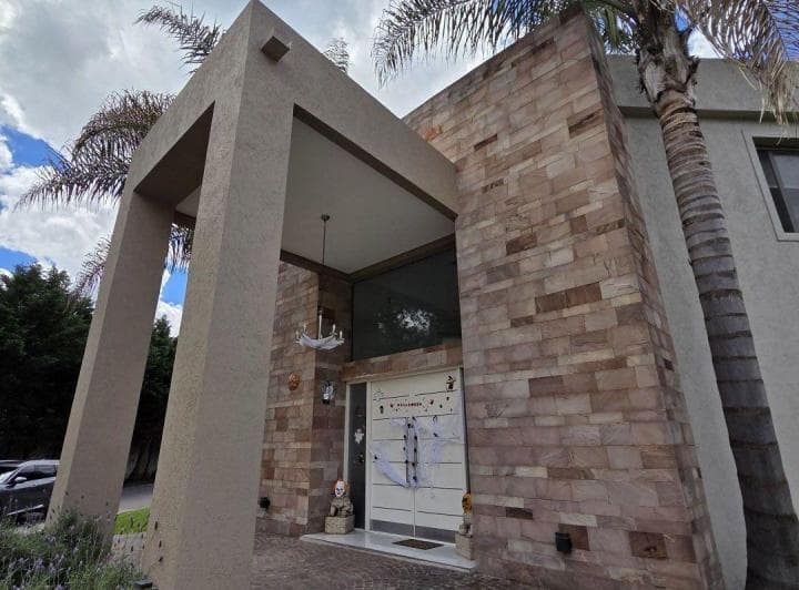 Casa en Venta 4 Dorm. Barrio Cerrado Parque Leloir - 3
