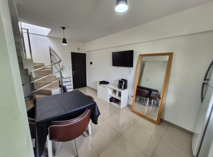 Dto en Alquiler 2 Ambientes Al Frente, 2° Piso con Balcon, Terr/p y Cochera. Totalmente Amueblado. - 4