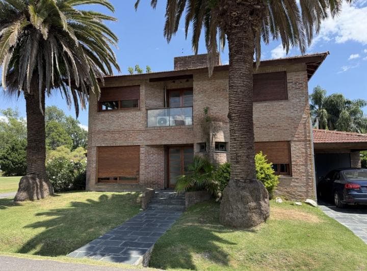 Casa de 4 Ambientes en Cc Los Horneros - 2