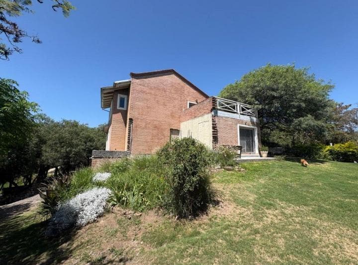 Venta Casa 3 Dorm. Gran Patio y Piscina - 212 M²/1221 M² Totales - Mendiolaza Centro. - 4