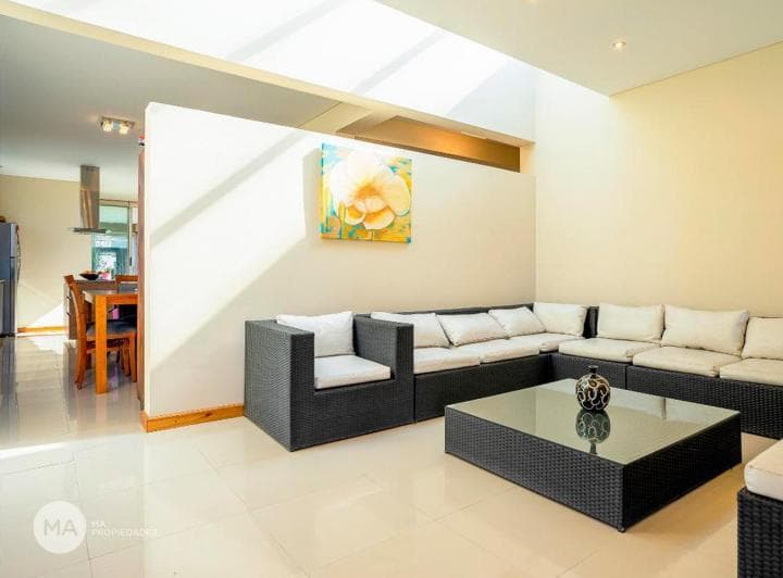 Casa 3 Dorm. con Jardin y Piscina - San Sebastián Barrio Privado - Funes | Venta - 4