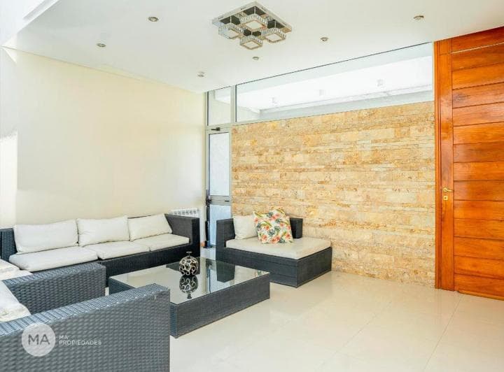 Casa 3 Dorm. con Jardin y Piscina - San Sebastián Barrio Privado - Funes | Venta - 3