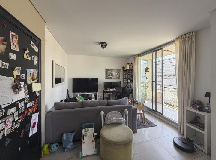 Departamento de Piso Exclusivo de 2 Dorm. con Gran Balcón - 2