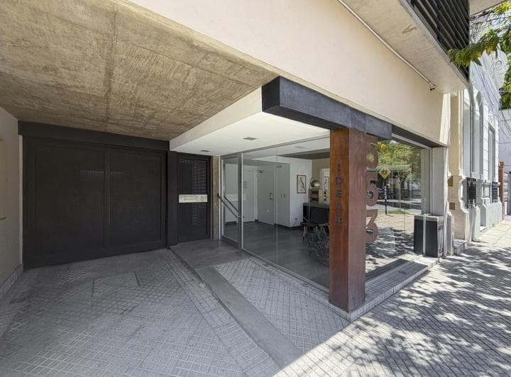 Departamento de Piso Exclusivo de 2 Dorm. con Gran Balcón - 5