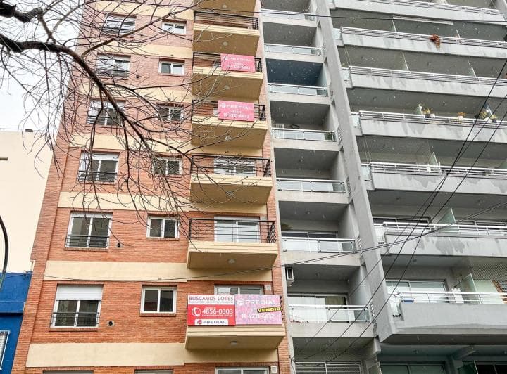 Departamento de 2 Ambientes Amplio, Luminoso en Venta en Villa Crespo. Apto Profesional. - 2
