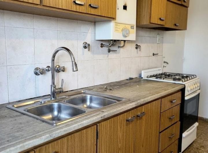 Departamento 2 Dorm Segundo Piso P / Escalera con Balcón y 2 Baños en Cofico - 3
