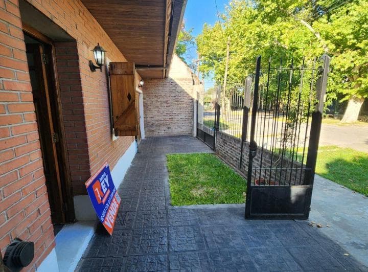 Casa en Venta en Zona Residencial en José Mármol (Retasado!) - 2