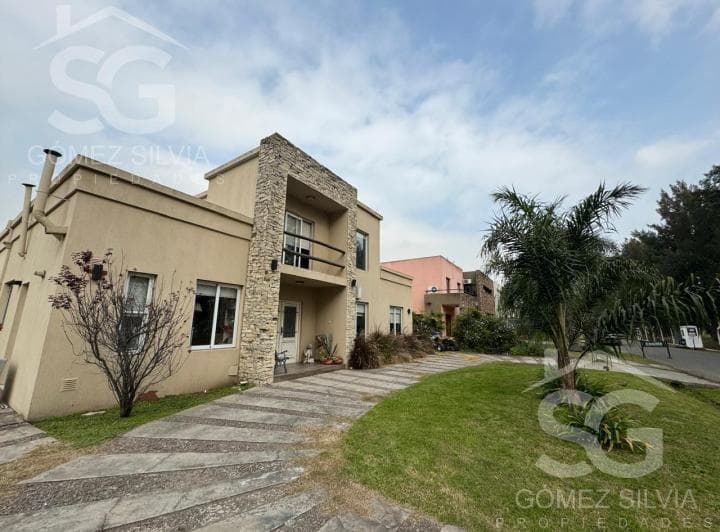 Casa en Venta 6 Ambientes en Barrio Cerrado Altos del Sol - 2