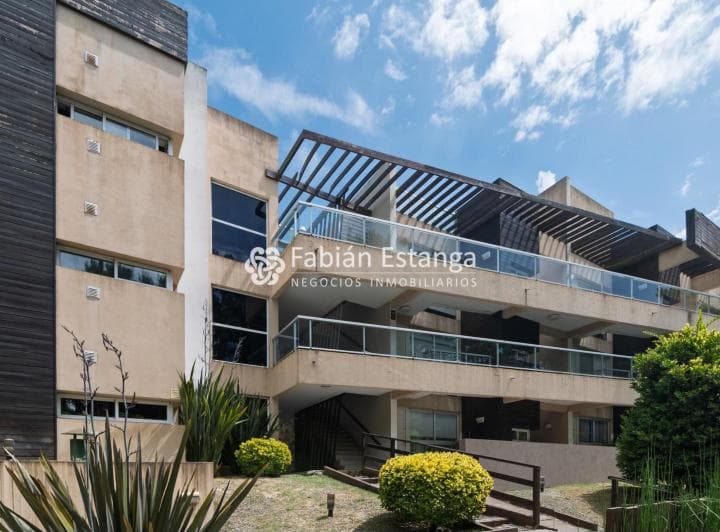 Departamento de Dos Ambientes con Piscina, Cochera y Baulera en Venta en Mar de Las Pampas - 2