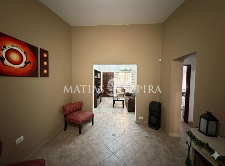 Hermoso Chalet con Parque y Pileta - 3