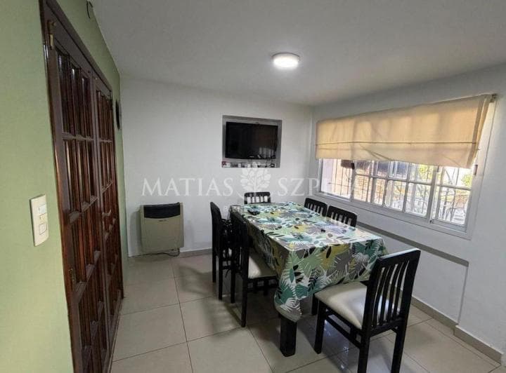 Hermoso Chalet con Parque y Pileta - 5