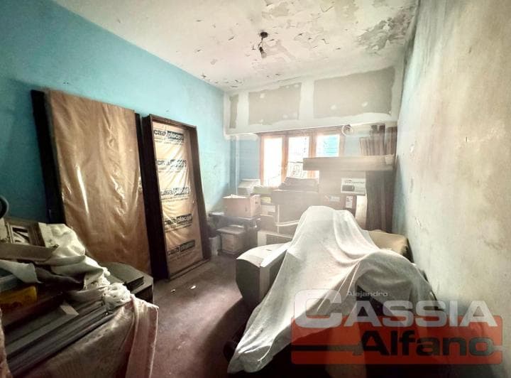 Casa a Reciclar 3 Ambientes con Garage Pasante y Fondo Libre - 4