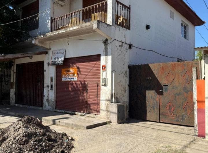 Venta en Block de Locales con Departamentos en Guernica - 3