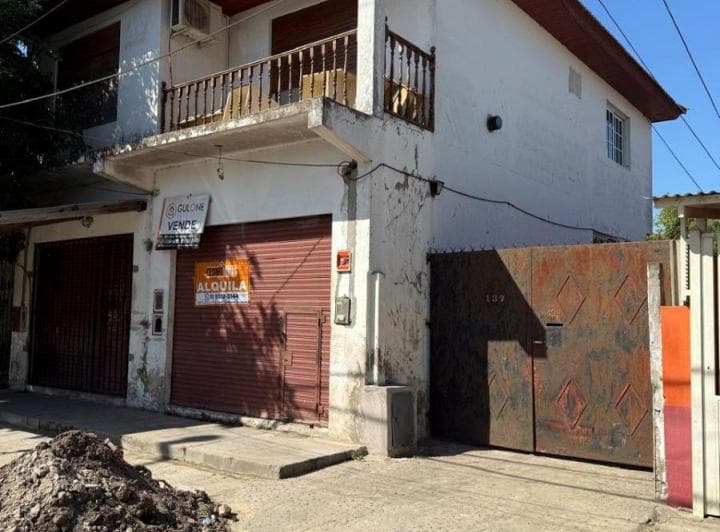 Venta en Block de Locales con Departamentos en Guernica - 4