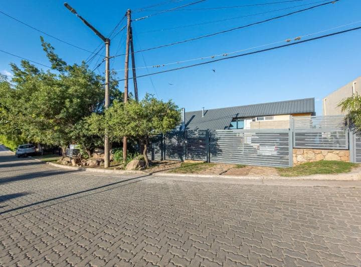 Venta Casa 2 Dorm.. 3 Baños. Quincho. Pileta. Parque. Villa del Lago. Carlos Paz. Córdoba. - 2