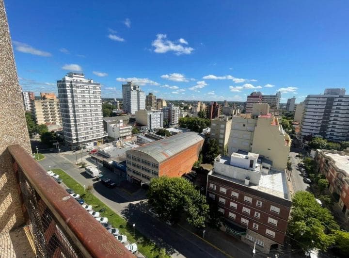 3 Amb con Balcón Sobre Av 23 a Dos Cuadras del Mar; Muy Buen Estado. - 2