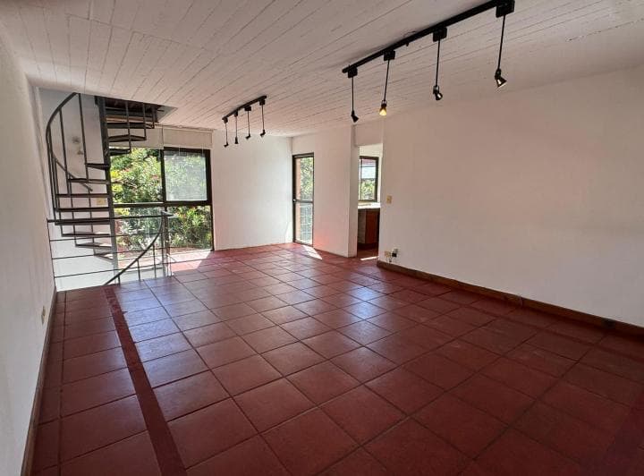 Triplex en Venta en Martinez, Bogotá 900. 3 Dorm.. - 5