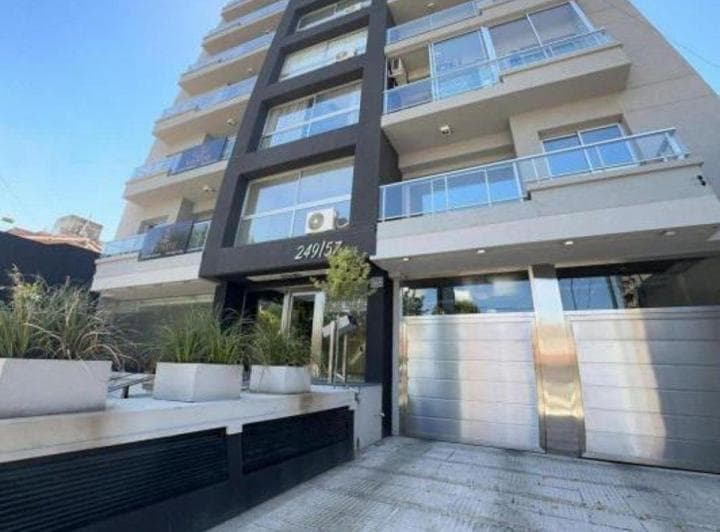 Venta - Departamento 3 Ambientes en Edificio de Categoría - Lanús Oeste - ID - 2