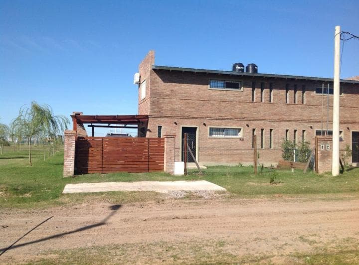 Venta - Casa de 2 Plantas con Pileta y Parrillero Apta Credito - Tierra de Sueños 3. - 2