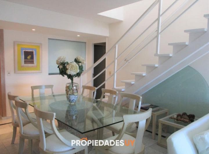Apartamento en Venta 4 Dorm. - 3