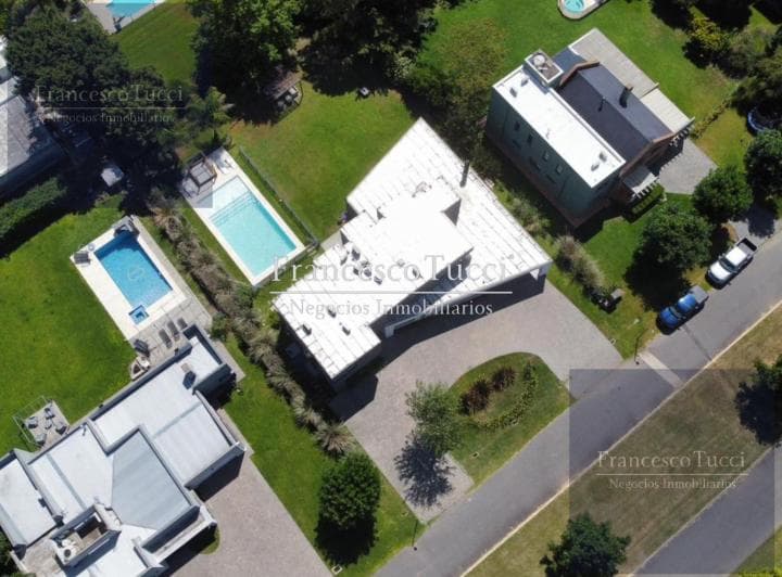 Casa en Venta 7 Ambientes con Pileta en Los Puentes - 3