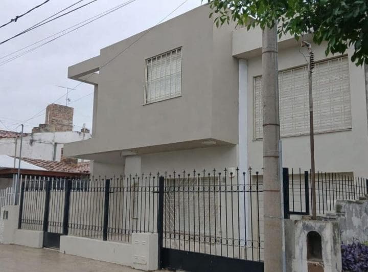 Casa de 400 m² con 6 Dorm. en Venta en Córdoba - 2