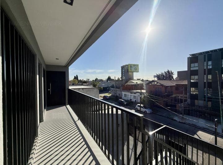Venta Departamento 2 Ambientes con Balcón Aterrazado 2° C - El Palomar - 3