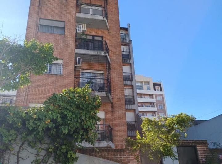Departamento 3 Ambientes con Cochera en Venta - 2