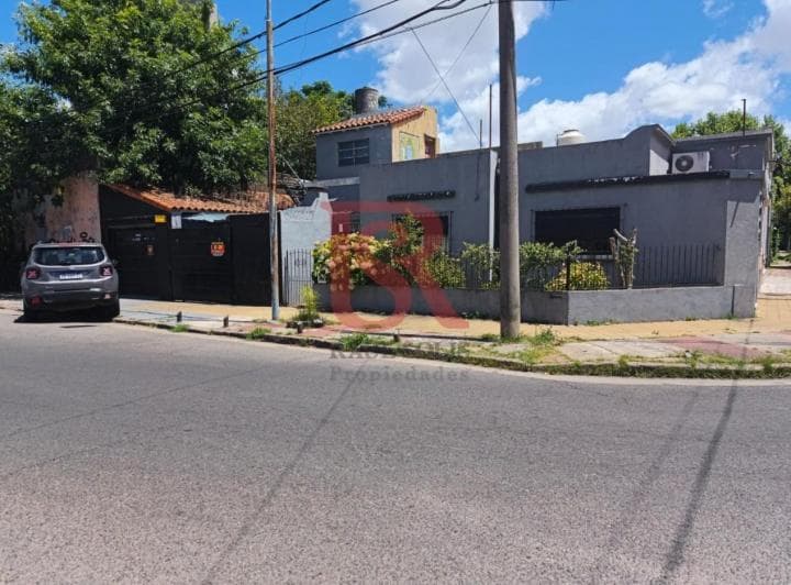 Rs - Amplia Casa 3 Ambientes con Doble Salida en Quilmes - 4