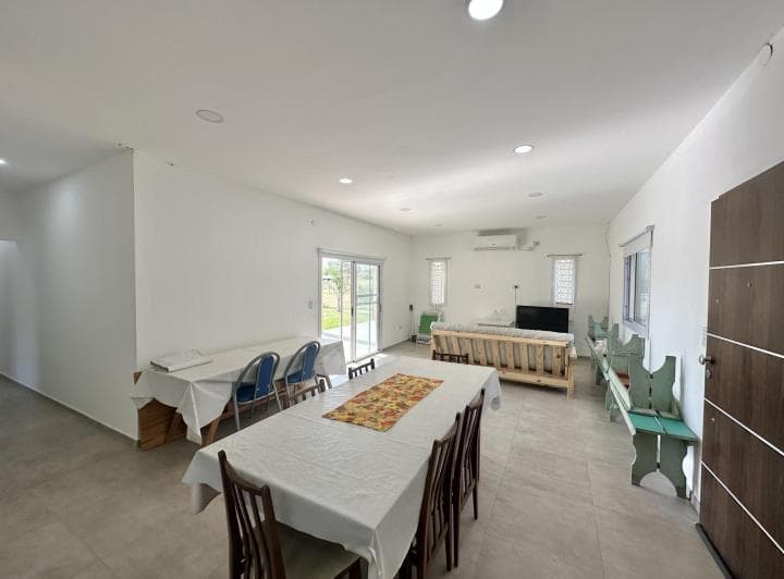Casa en Venta de 2 Dorm. Terreno de 700 m². Quincho con Pileta. Barrio El Amparo, Escalada, Zarate - 5