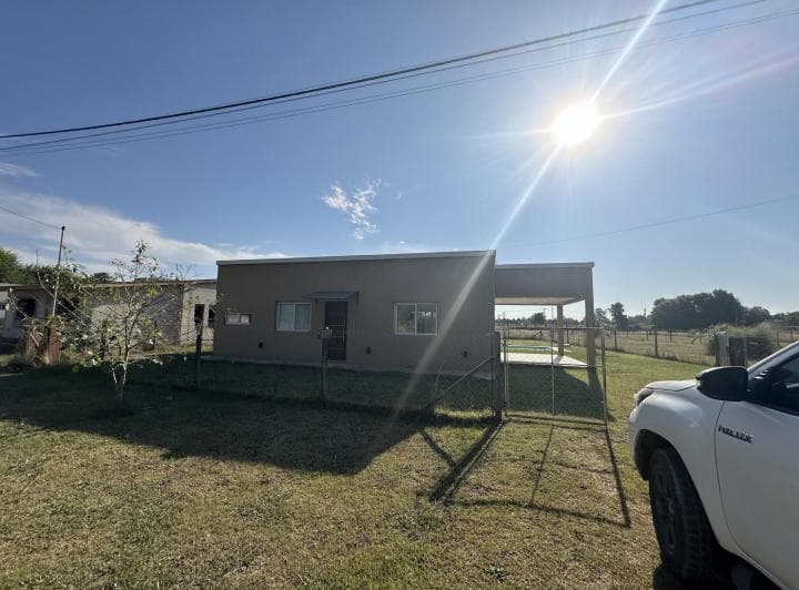 Casa en Venta de 2 Dorm. Terreno de 700 m². Quincho con Pileta. Barrio El Amparo, Escalada, Zarate - 3