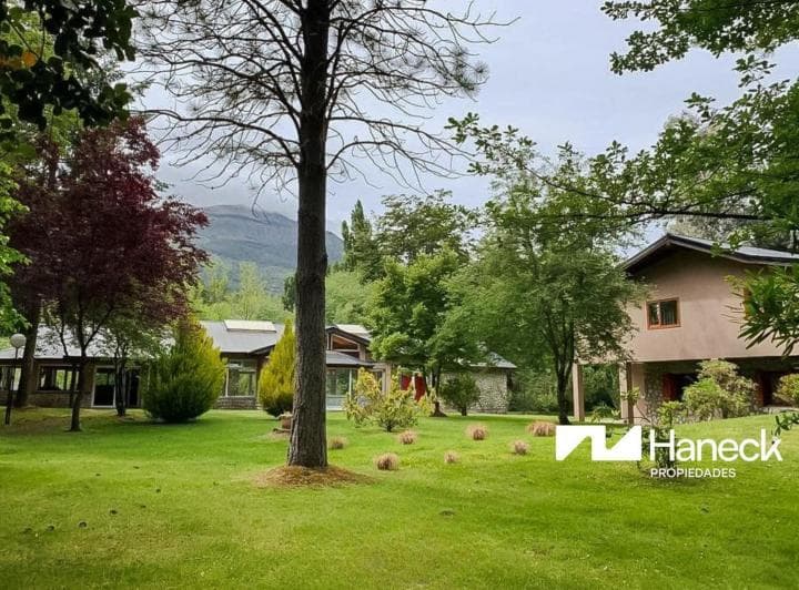 Venta 10 Hectáreas, con Complejo de Cabañas, Costa de Río, en El Bolsón - 2