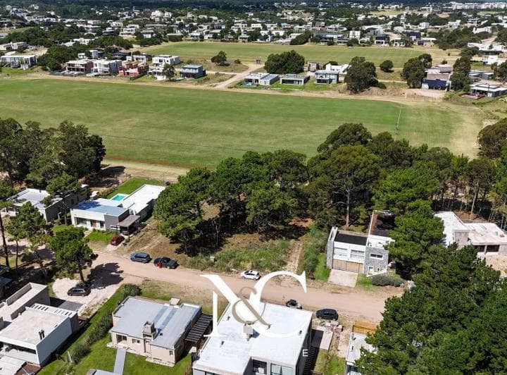 Lote en Venta en Ecuestre Costa Esmeralda Frente a Cancha de Polo - 4