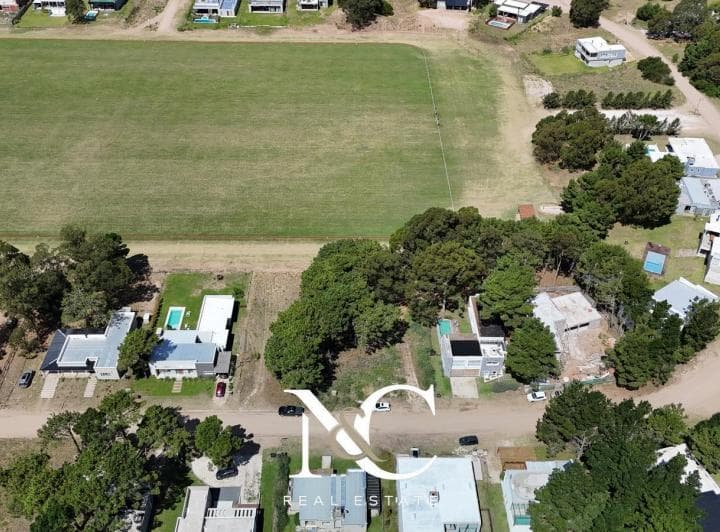 Lote en Venta en Ecuestre Costa Esmeralda Frente a Cancha de Polo - 2