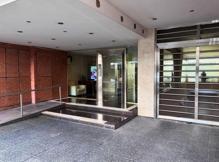 Semipiso 4 Ambientes C/cochera y Dependencia Servicio - Sum y Pileta - 2