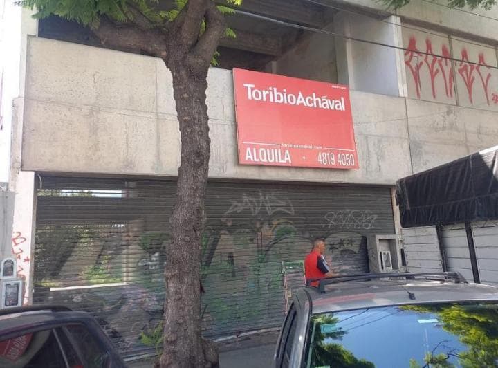 Local Ramos Mejia 700 m² + Jardin 155 m² en La Mejor Zona Comercial S/lote Propio - 2