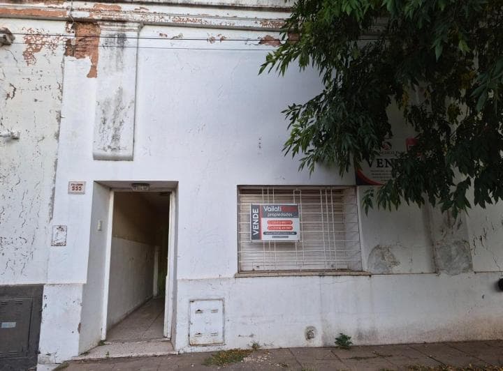 Areco - Casa a Reciclar - Buena Ubicacion - Antigua - 2