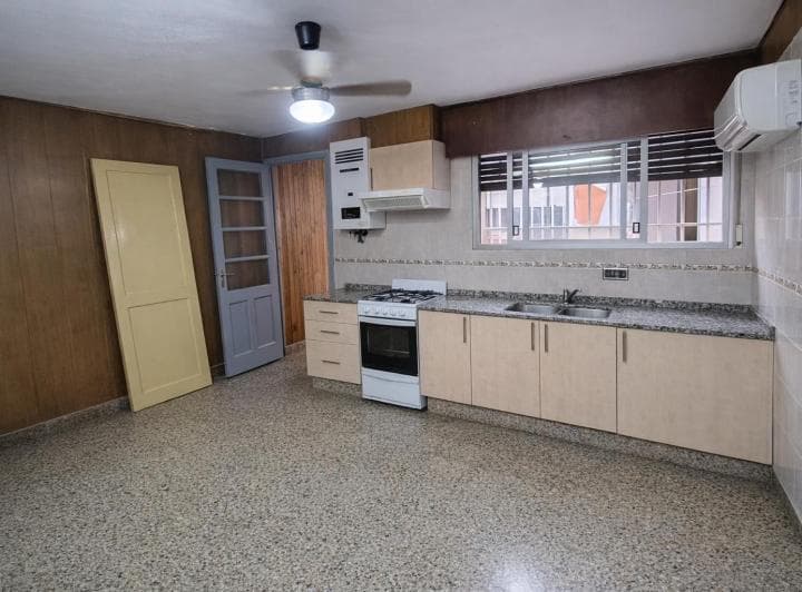 Venta Casa 3 Dorm. + Depto 1 Dorm. Apto Credito en Alberdi - 4
