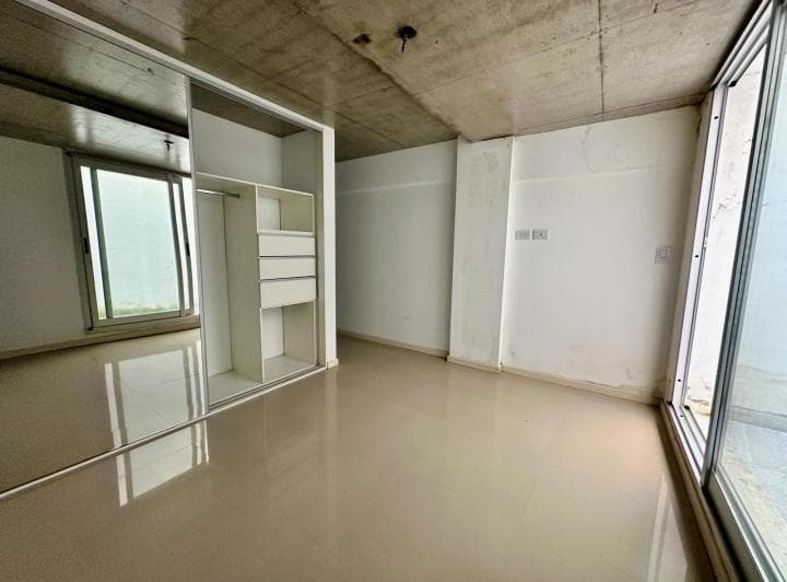 Venta - Oficina a Estrenar con Patio, Barrio Martin - Rosario - 4