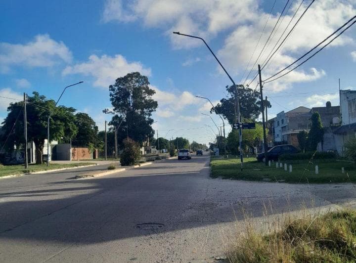 Lote 1508 m&sup2;, Ideal Emprendimiento. Av de La Paulera 325 Esquina Rejón - 5