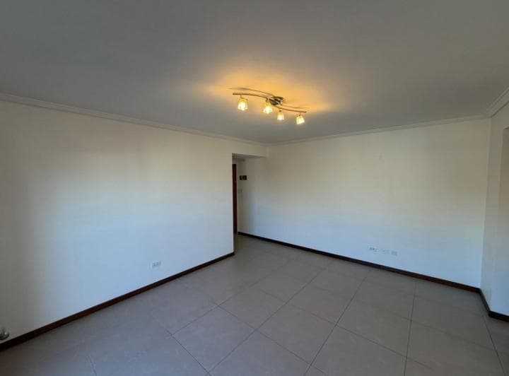 Departamento 2 Ambientes a La Calle en Venta Zona Vieja Terminal con Cochera Fija - 5