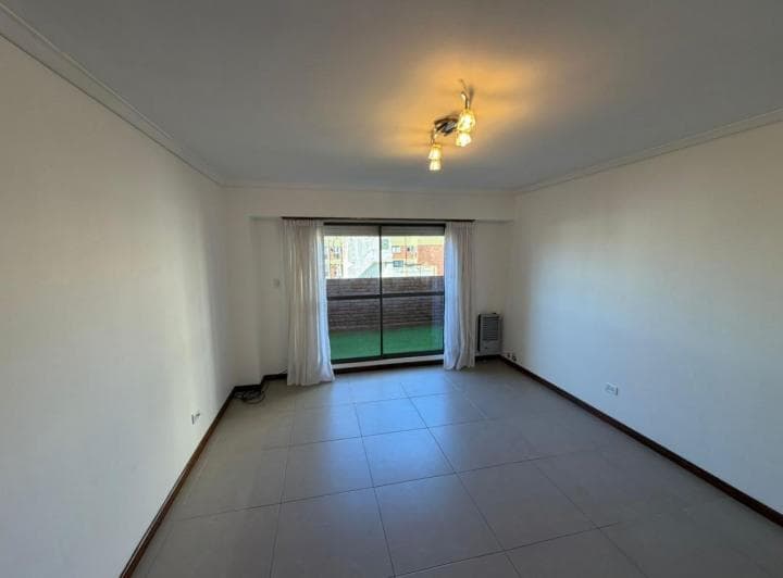 Departamento 2 Ambientes a La Calle en Venta Zona Vieja Terminal con Cochera Fija - 2