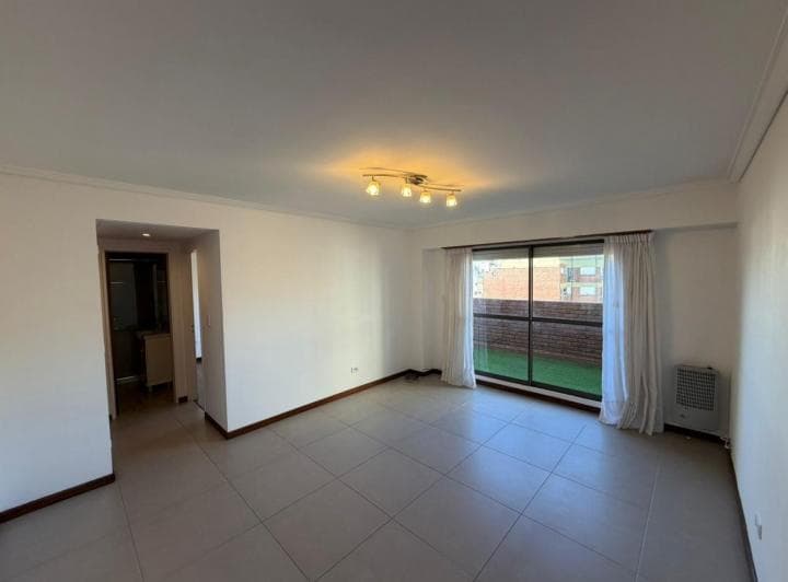 Departamento 2 Ambientes a La Calle en Venta Zona Vieja Terminal con Cochera Fija - 3