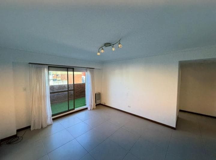 Departamento 2 Ambientes a La Calle en Venta Zona Vieja Terminal con Cochera Fija - 4