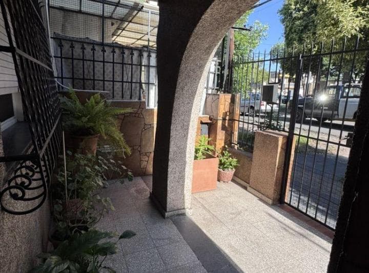 Venta 2 Casas de 2 Plantas con Ingresos Independientes Barrio Belgrano Rosario - 3