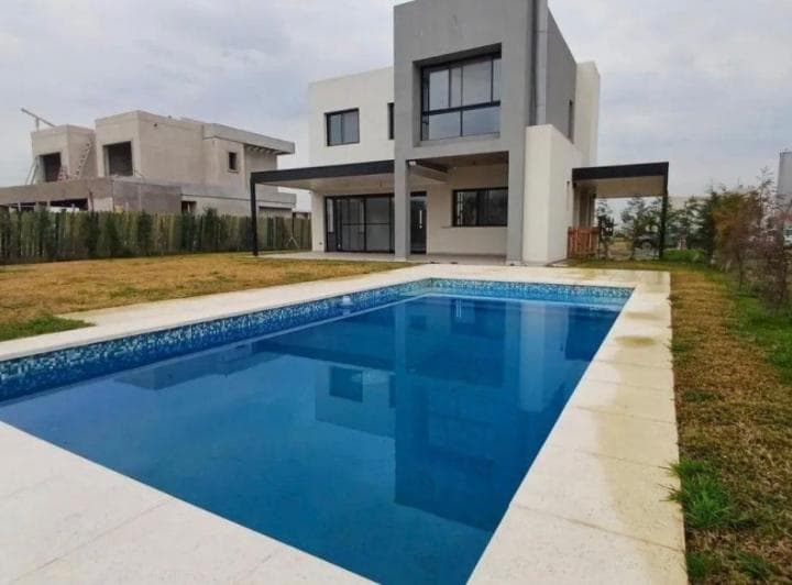 Casa en Venta en Lagos de Canning - 2