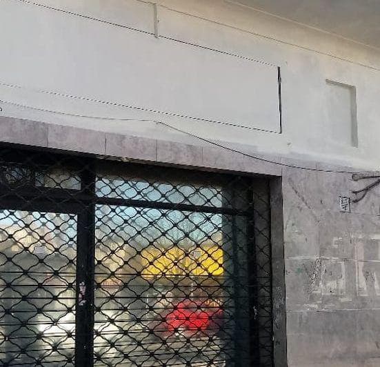 Local y Depósito de 570 m² en Alquiler en Flores Sur - 4
